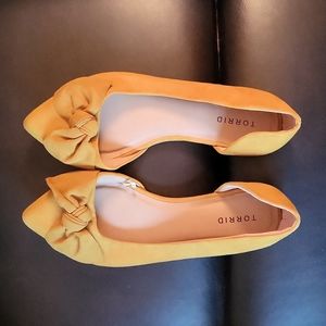Torrid 9.5W Flats